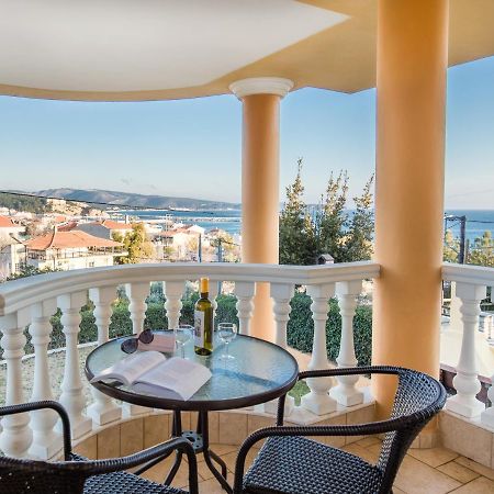 يميناريا Angels View Luxury Family Apartments المظهر الخارجي الصورة
