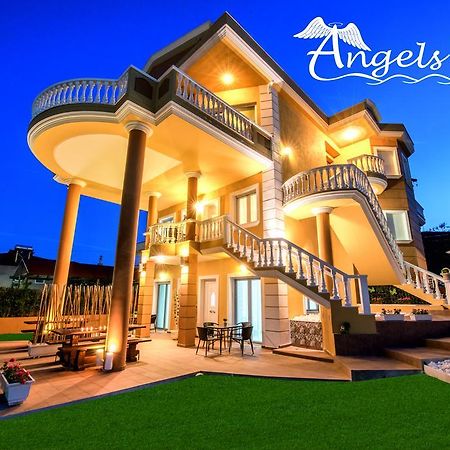 يميناريا Angels View Luxury Family Apartments المظهر الخارجي الصورة
