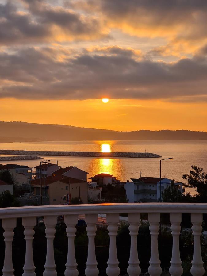 يميناريا Angels View Luxury Family Apartments المظهر الخارجي الصورة