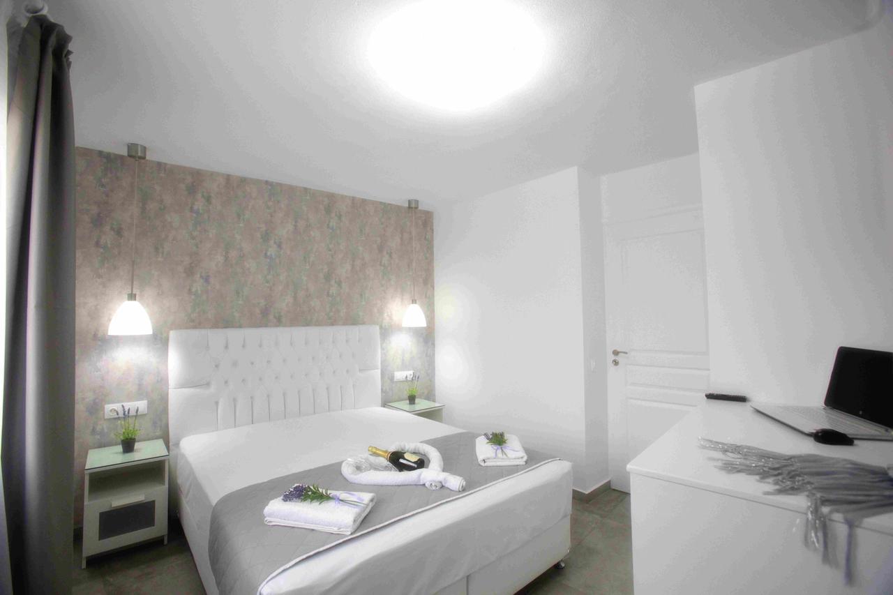 يميناريا Angels View Luxury Family Apartments المظهر الخارجي الصورة
